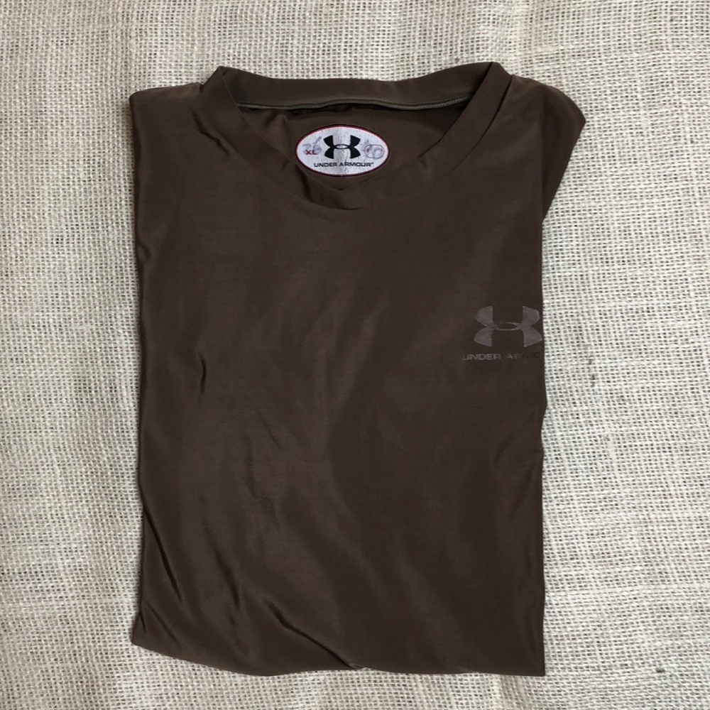 🌸 Under Armour Short sleeve undershirt